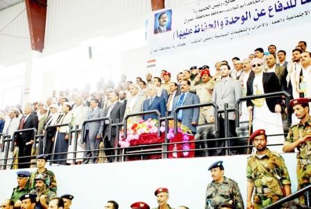 الراعي اثناء حضورة اللقاء الموسع في محافظة عمران امس